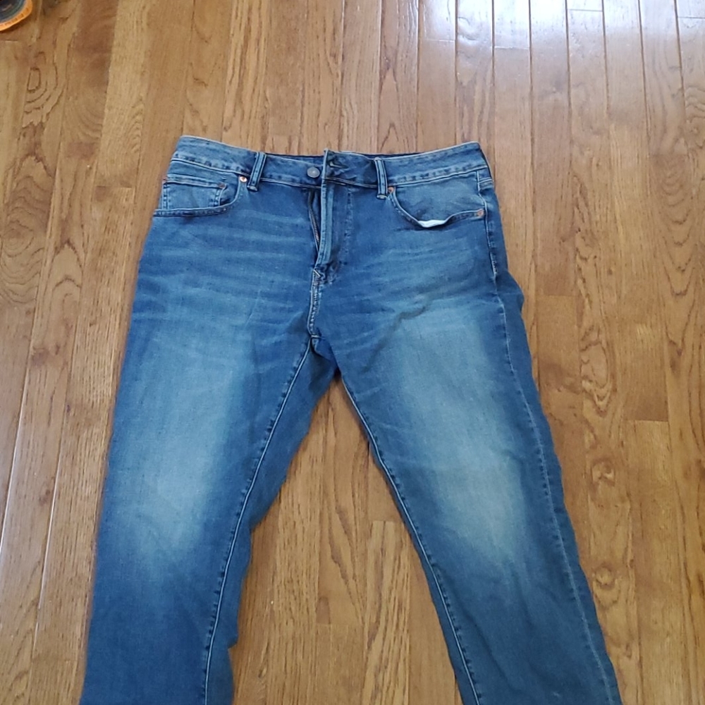 American eagle like new jeans.  Athletic fit 34x32